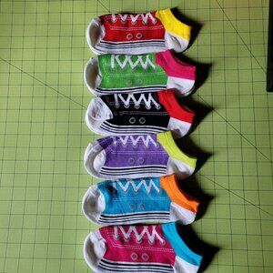 NWOT Lot of 6 Colorful Ankle Socks - Tennis Shoe Design Misses Size 5-10